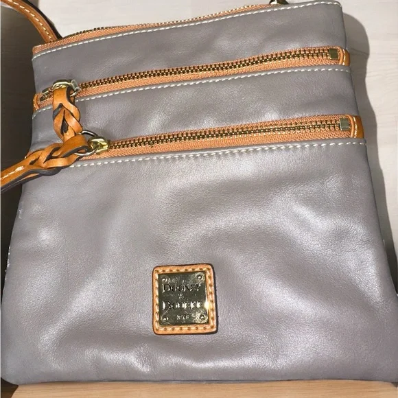 DOONEY & BOURKE Penrose Triple Zip Crossbody Leather Crossbody Bag EUC - Picture 3 of 6
